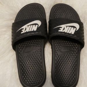 Nike slides